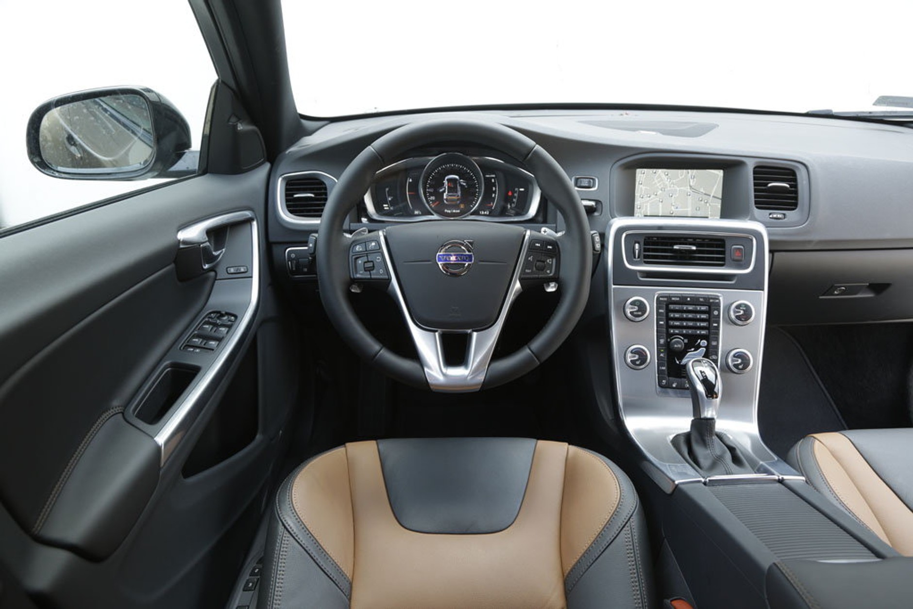 Za ładne na dziurawe drogi - test Volvo V60 Cross Country