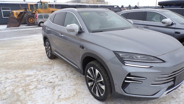 Chiński samochód zatrzymany przez celników na granicy