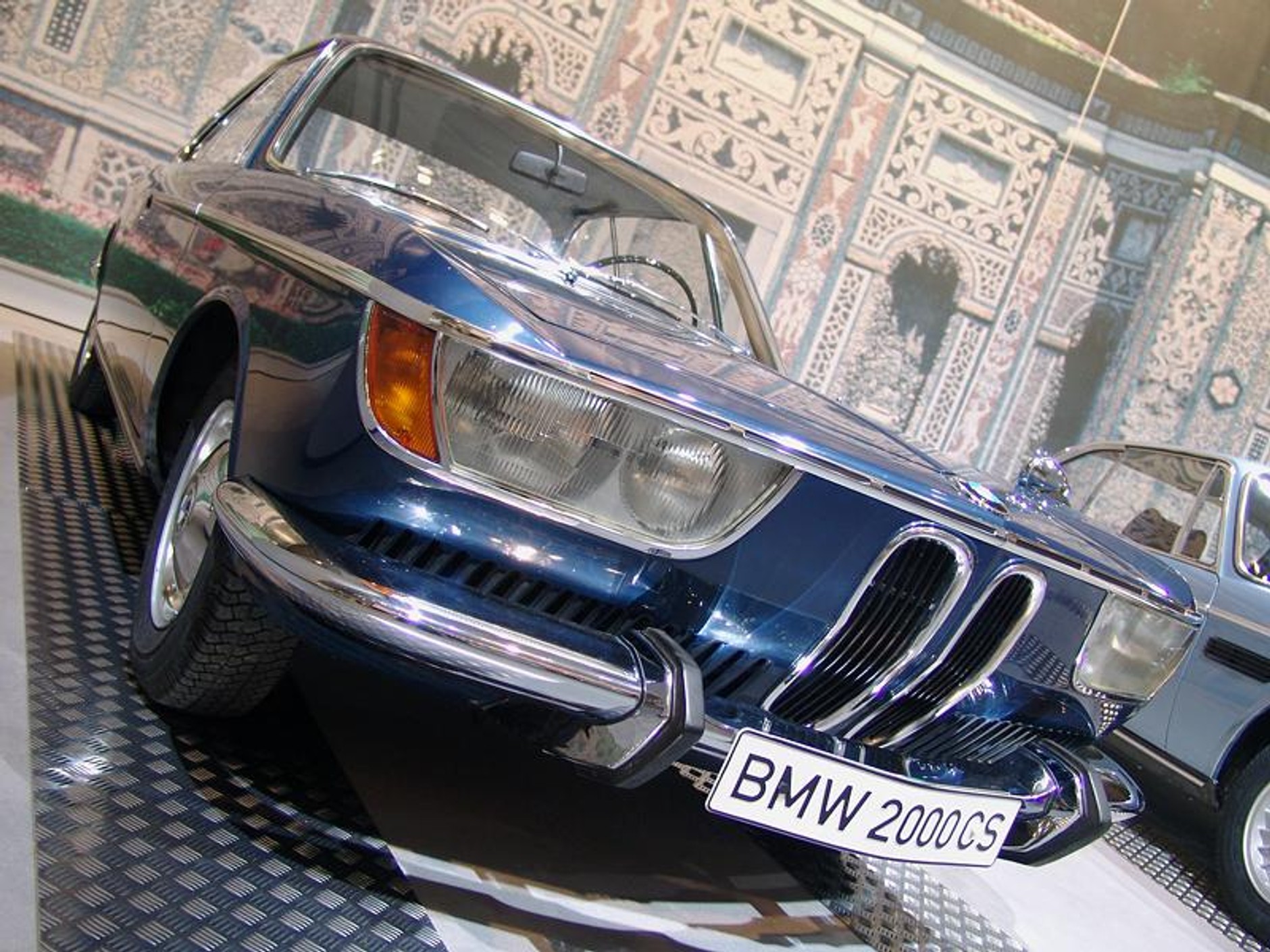 Techno Classica Essen 2008: stare w blasku chromu