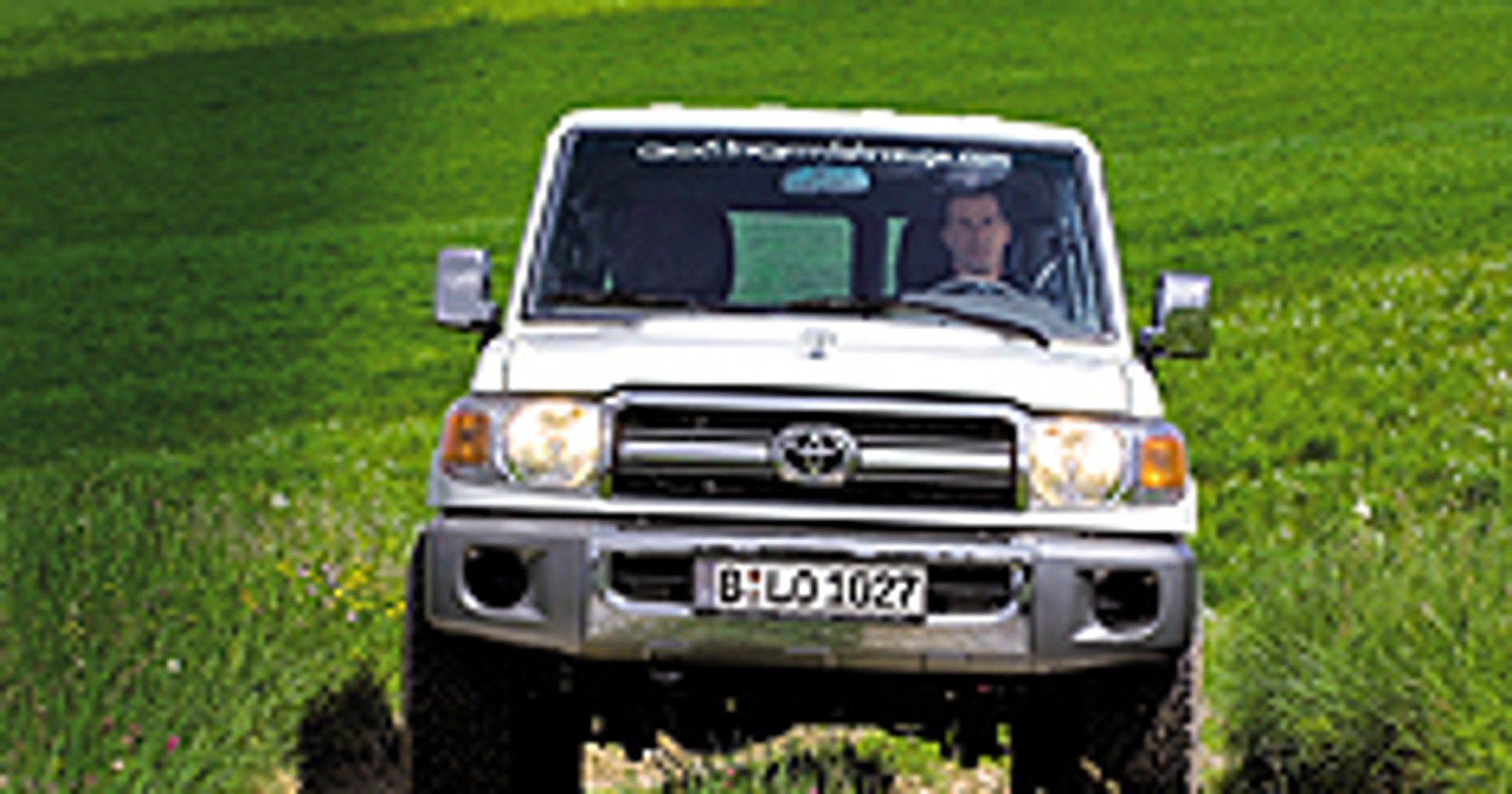 Toyota Land Cruiser HZJ76 - Emeryt? Nigdy!