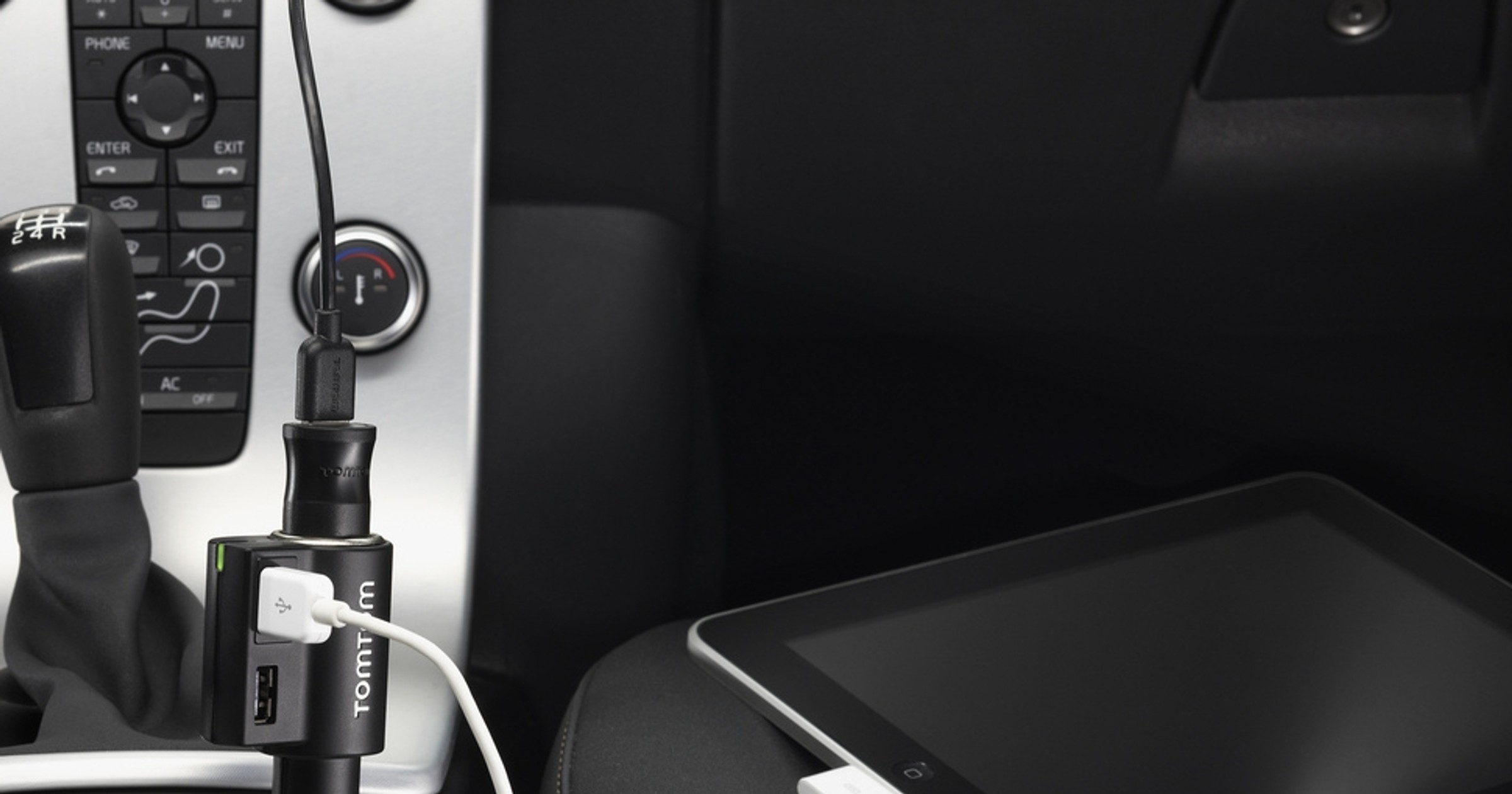 Jeden z hitów TomTom. Świetna uniwersalna ładowarka do podłączenia trzech urządzeń takich jak np: radio CB, telefon i nawigacja.