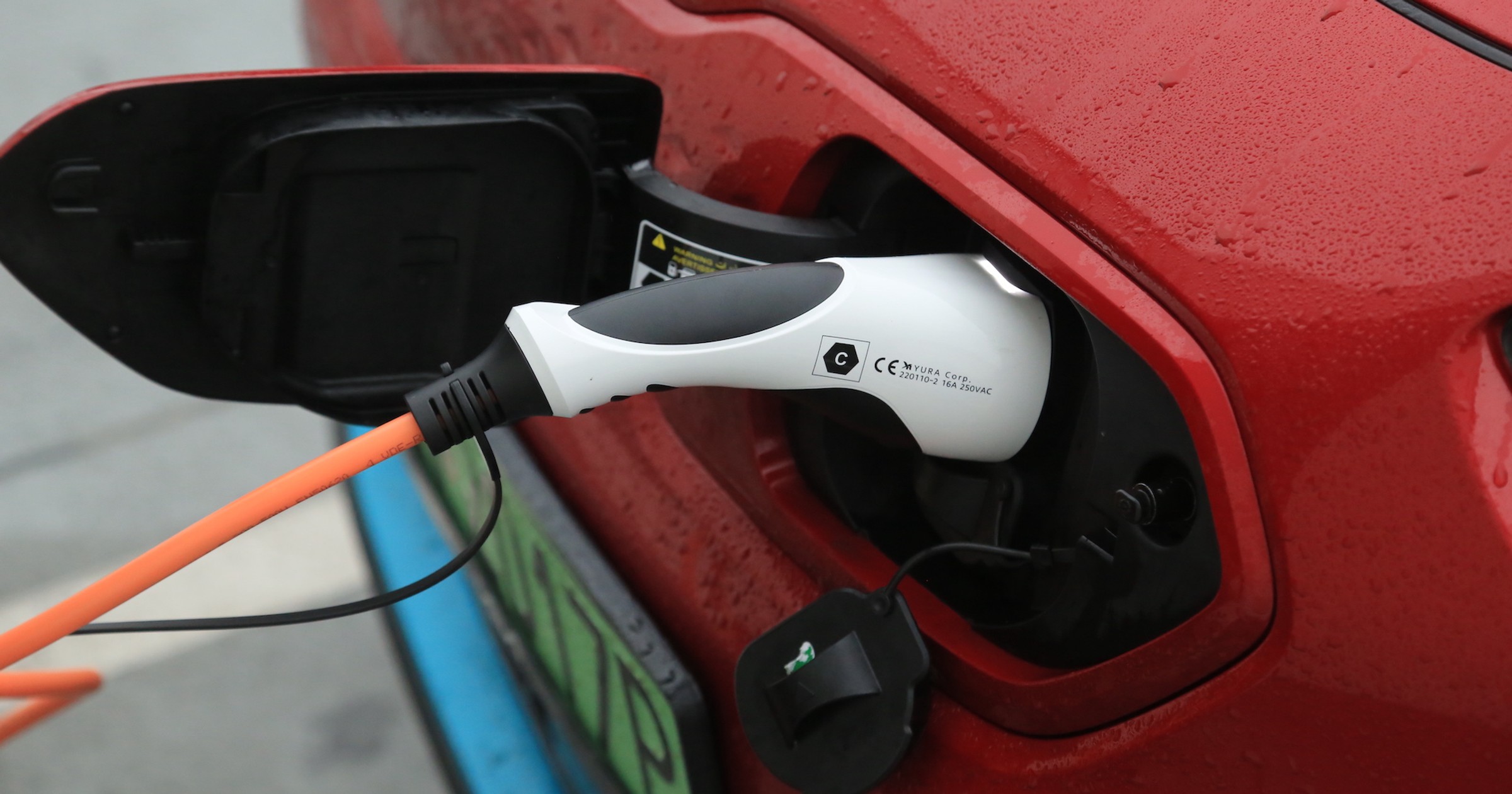 Ładowanie auta elektrycznego