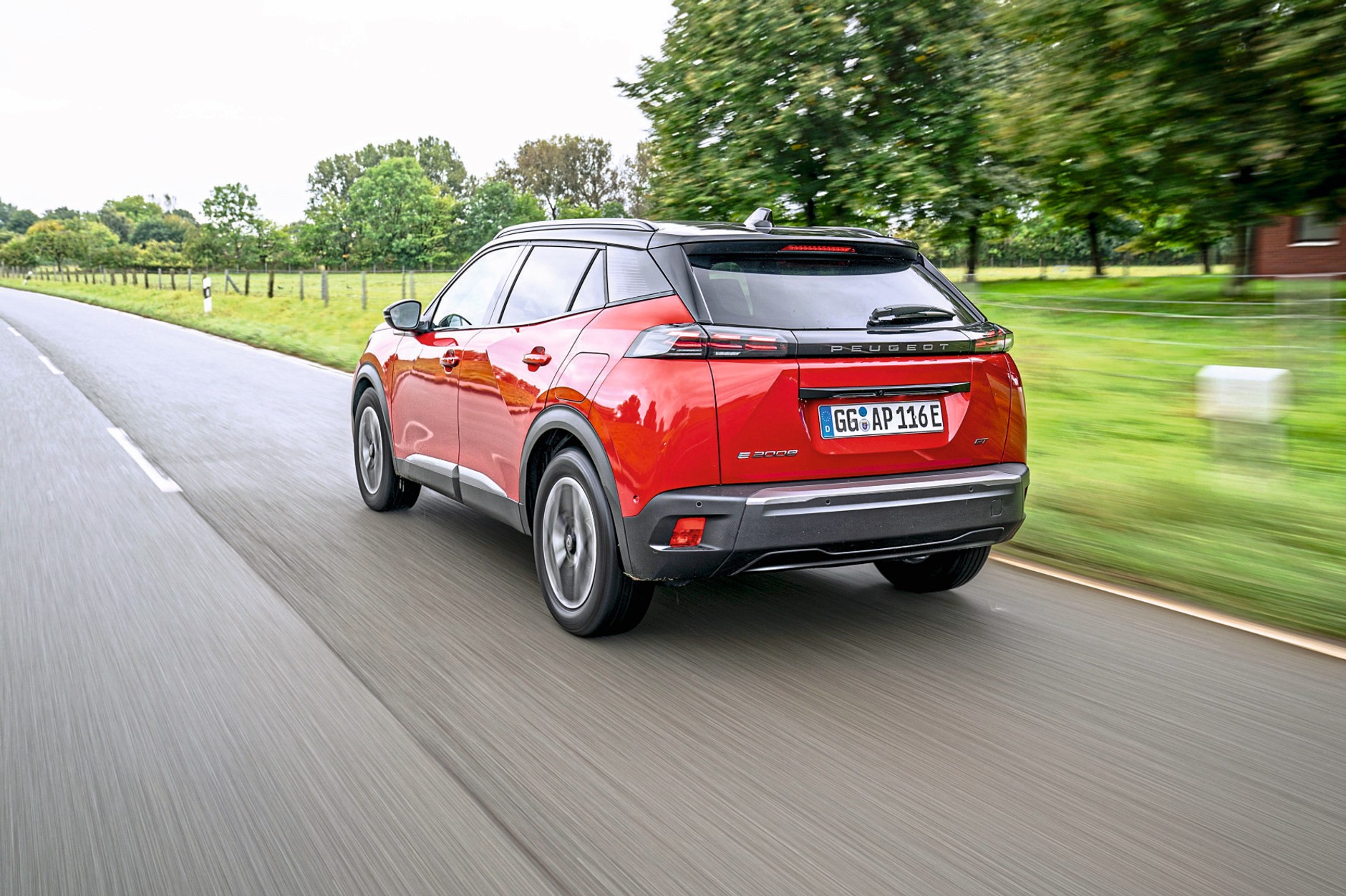 MG4 kontra Peugeot e-2008