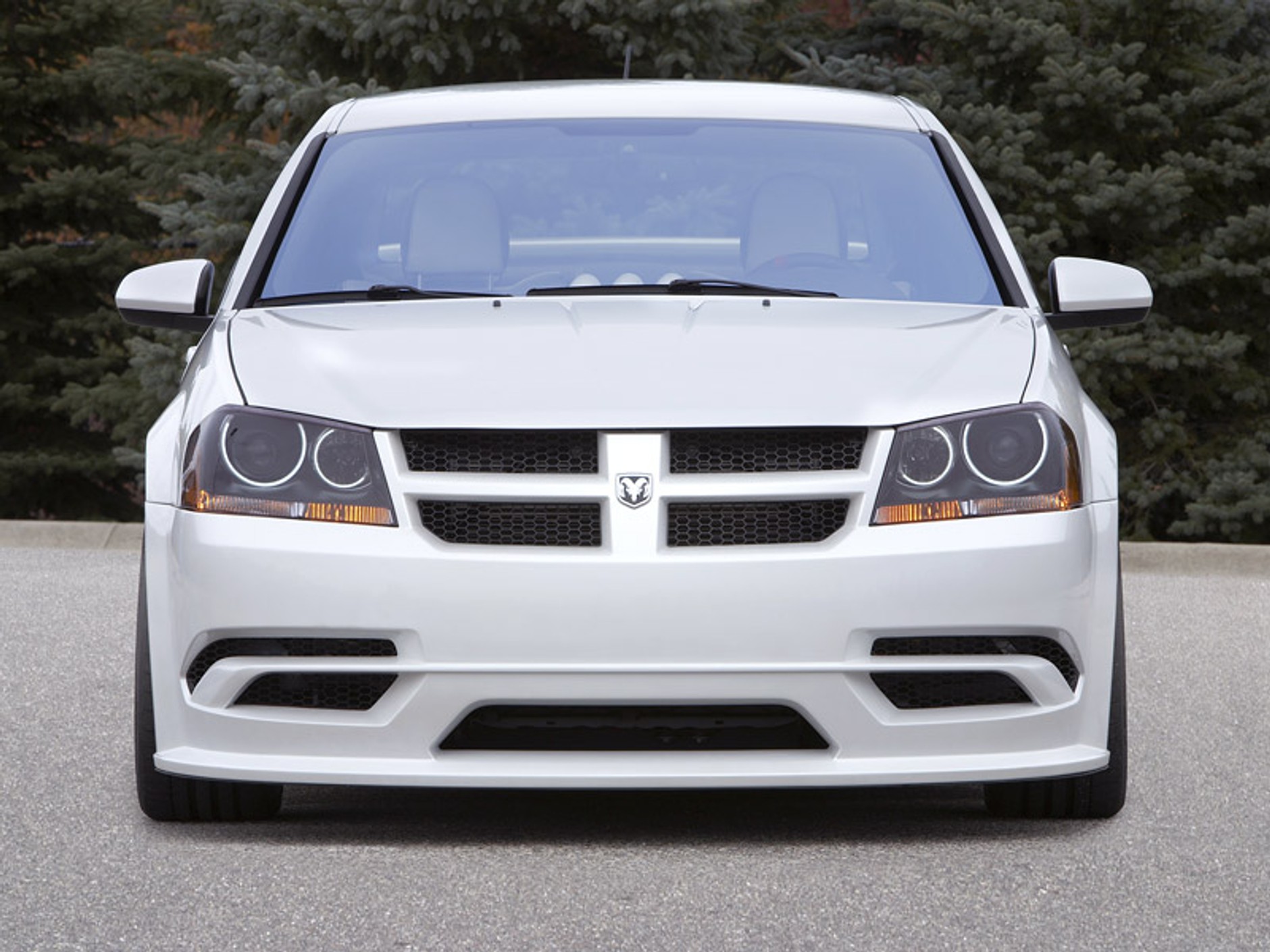 SEMA 2007: Dodge Avenger Tuner Stormtrooper – multimedialny bojownik