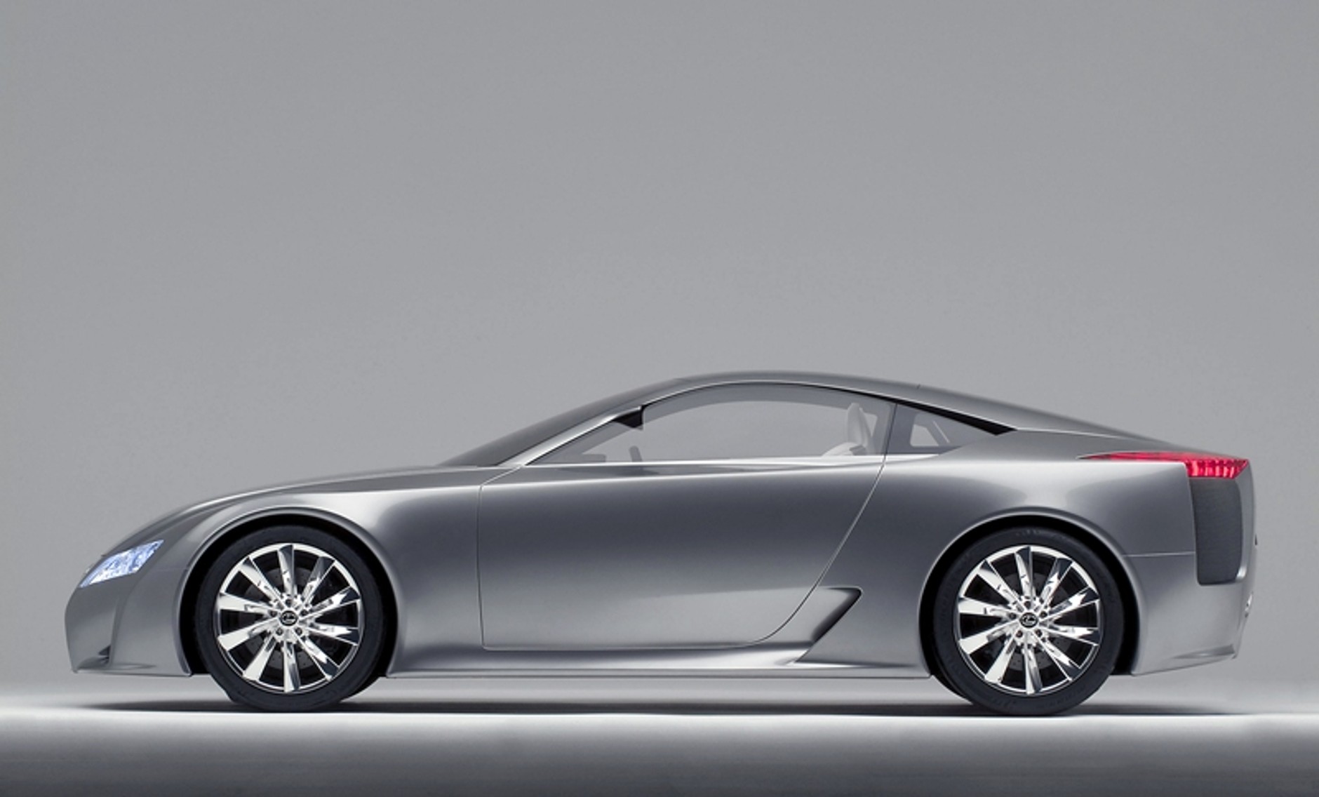 Lexus LF-A – od prototypów do wersji seryjnej