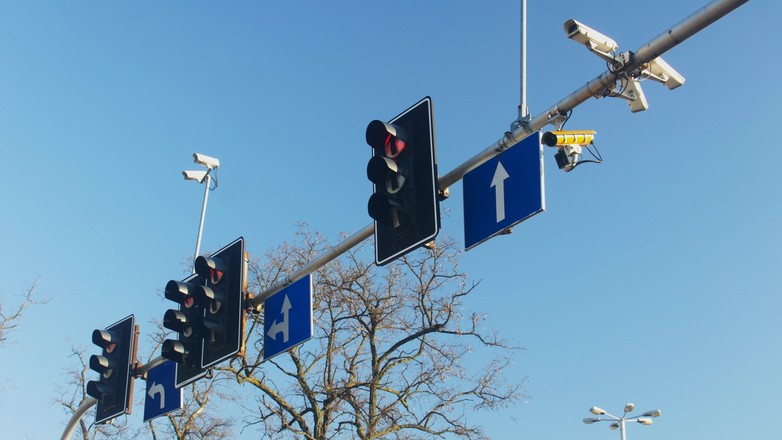 System RedLight zainstalowany na skrzyżowaniu we Wrocławiu