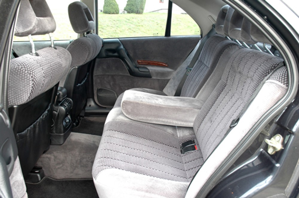 Opel Omega 2.0i - Prestiż poza zasięgiem