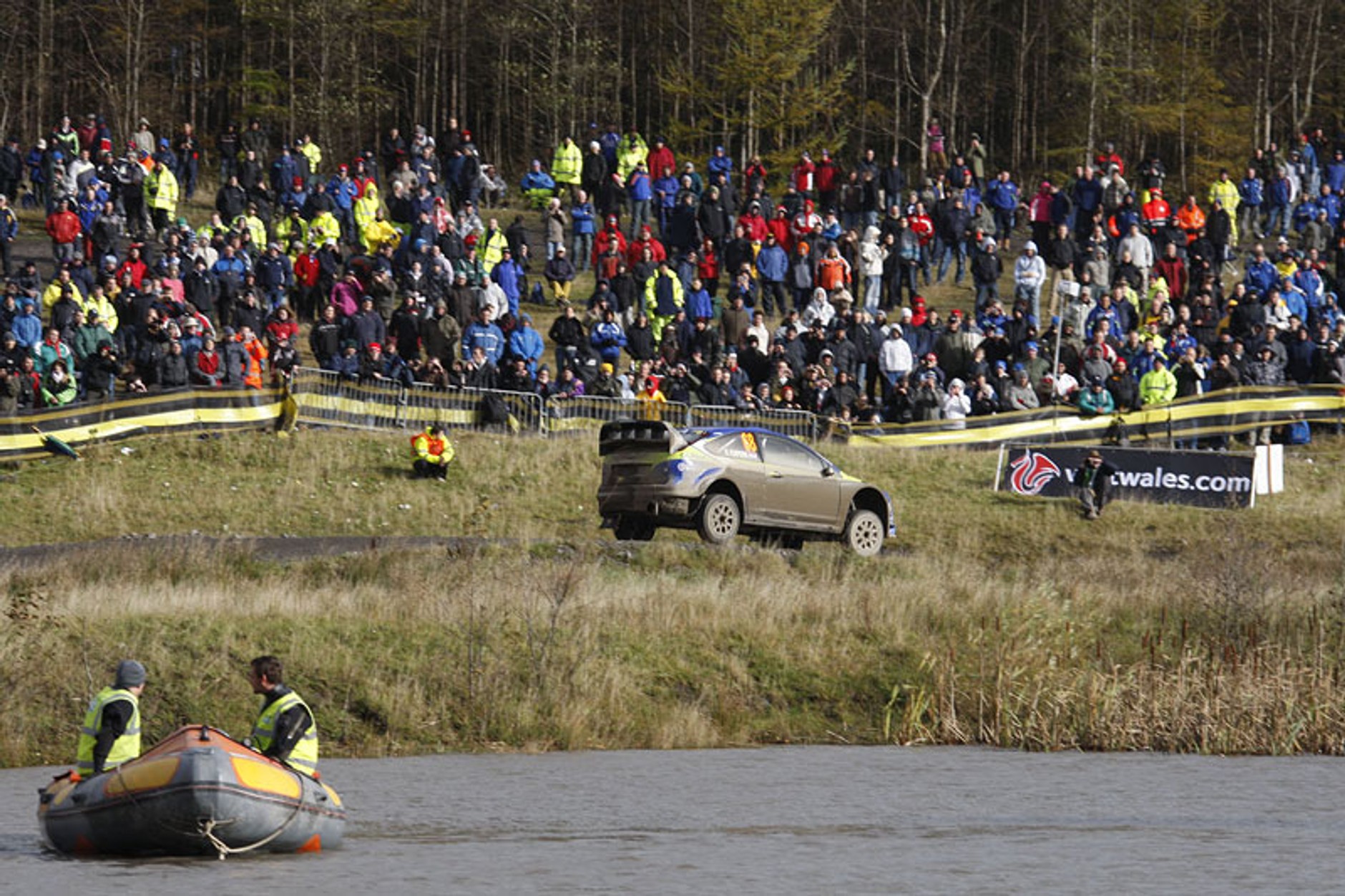 Rajd Wielkiej Brytanii 2009: mistrz świata Loeb w akcji - fotogaleria Rallyworld©Willy Weyens