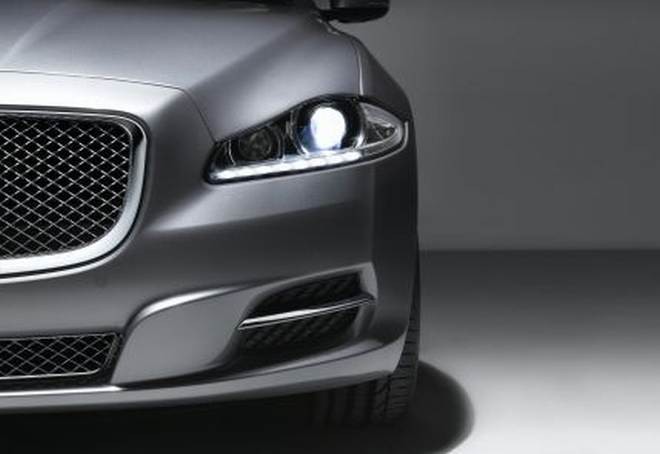 Nowy Jaguar XJ - Prezentacja młodszego brata XFa