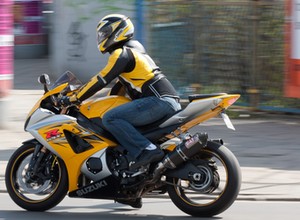 Francuskie miasta wypowiadają wojnę głośnym motocyklom. Zainwestują w radary akustyczne