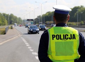 Weekend powrotów z wakacji - policja obserwuje kierowców również z powietrza