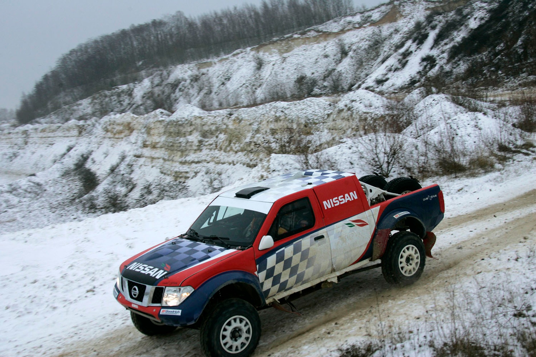 Rajd Dakar 2011: Nani Roma w Nissanie Krzysztofa Hołowczyca (galeria Rallyworld©Willy Weyens)