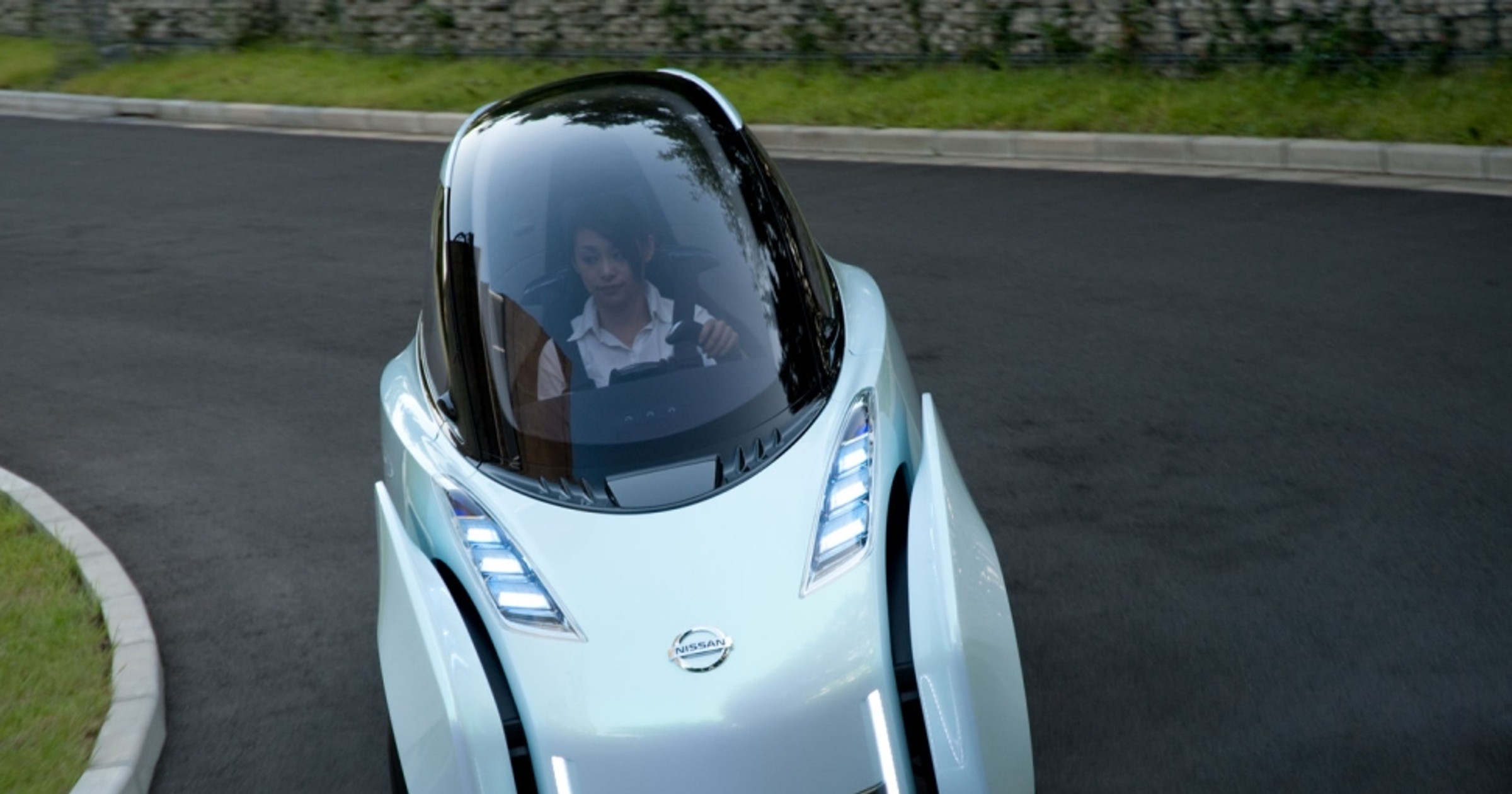 Nissan Land Glider - Elektryczny odpowiednik Carvera?