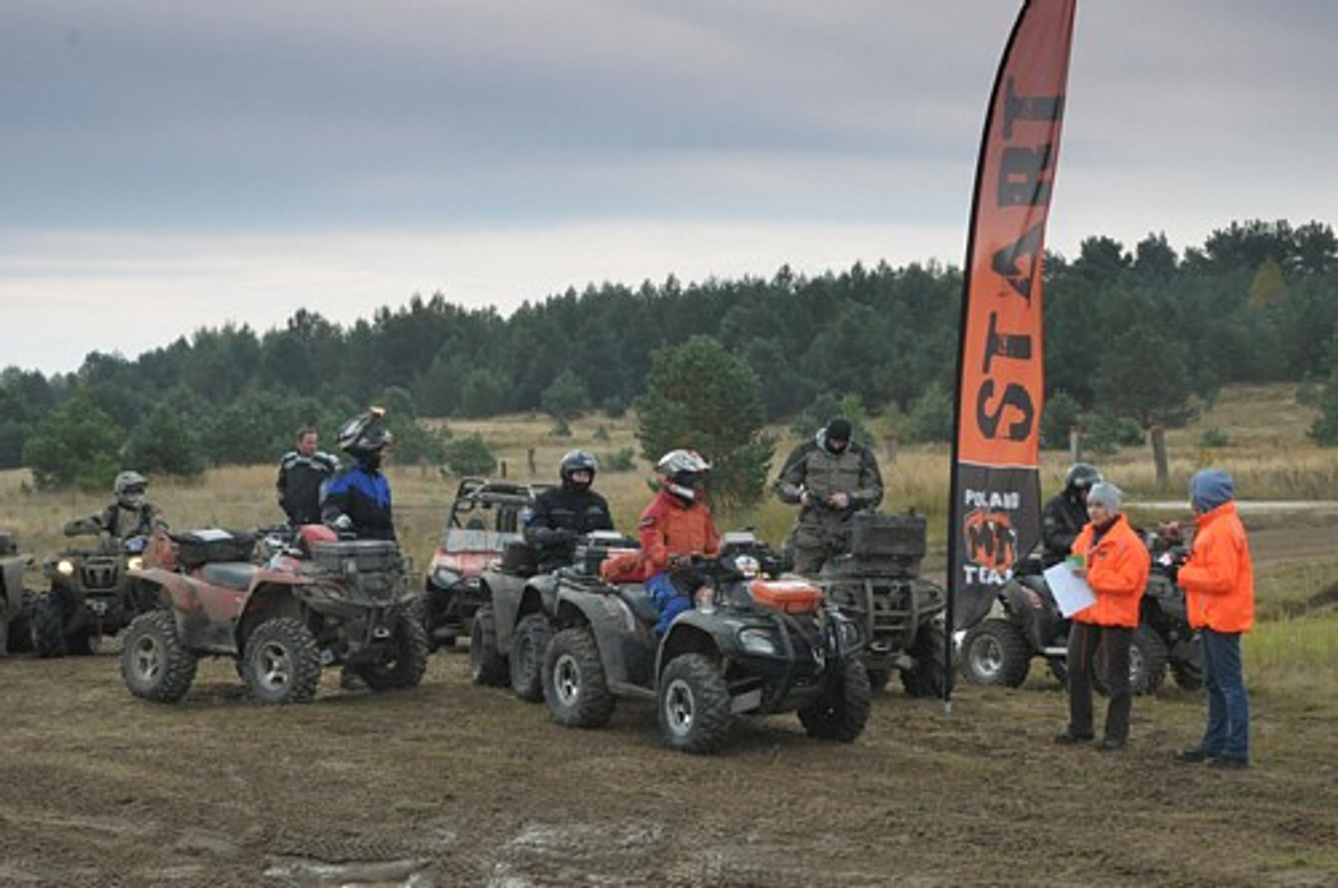 MT Series - Poligon - nocą i dniem