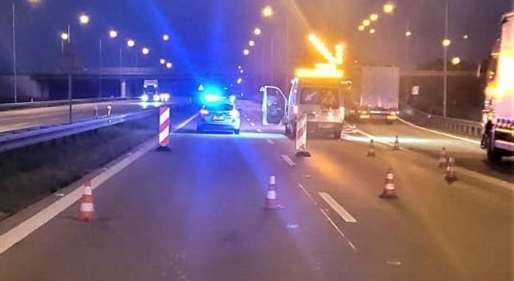 Kierowca ciężarówki — dosłownie — jechał wężykiem