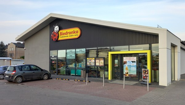 Na parkingach pod Biedronką testują nowy system. Kierowcy już się nie prześlizgną