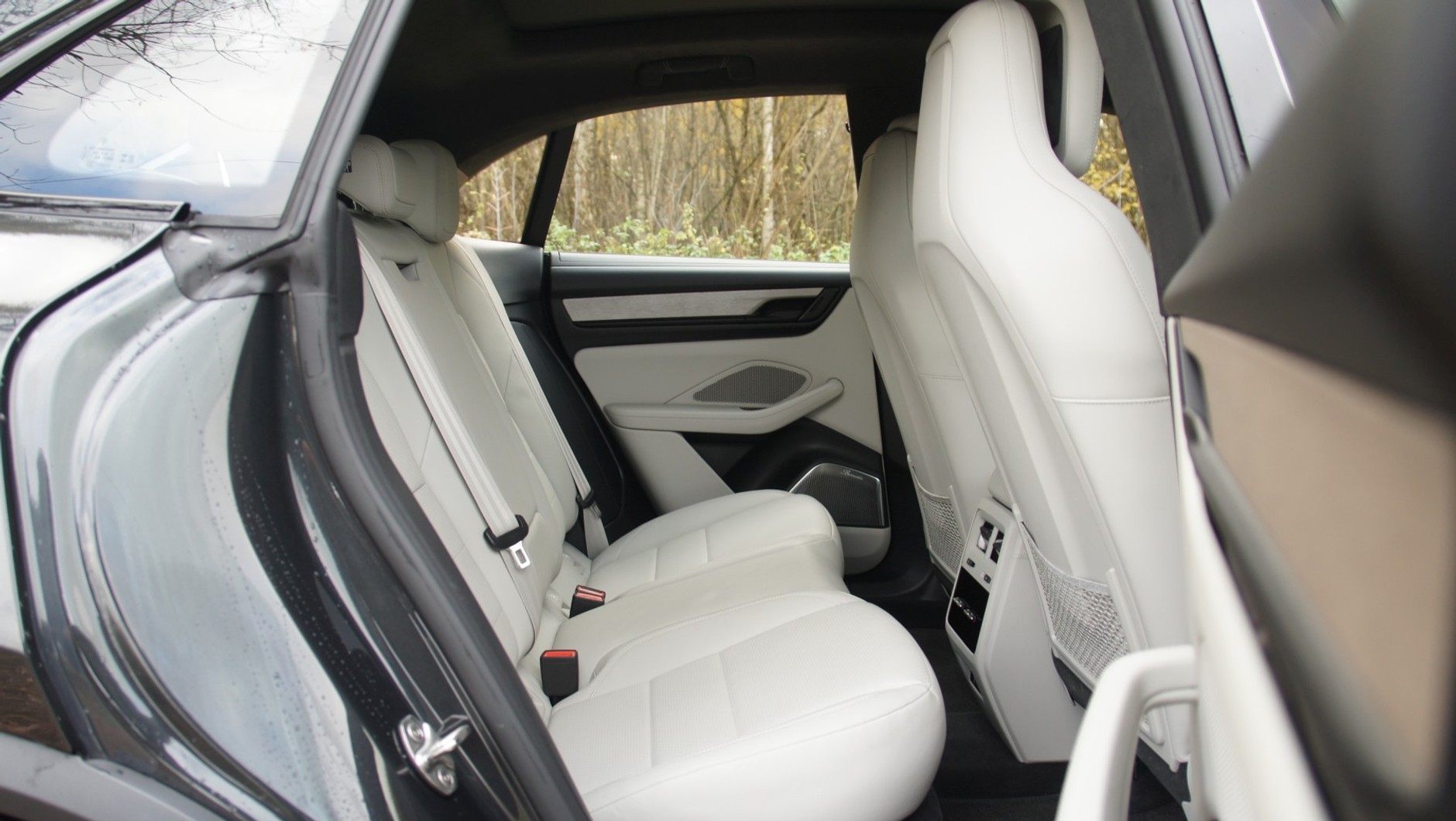 Nowe Porsche Macan jest tylko trochę przestronniejsze od poprzednika