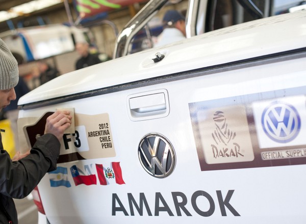 Michalczewski przetestuje VW Amaroka podczas Dakaru