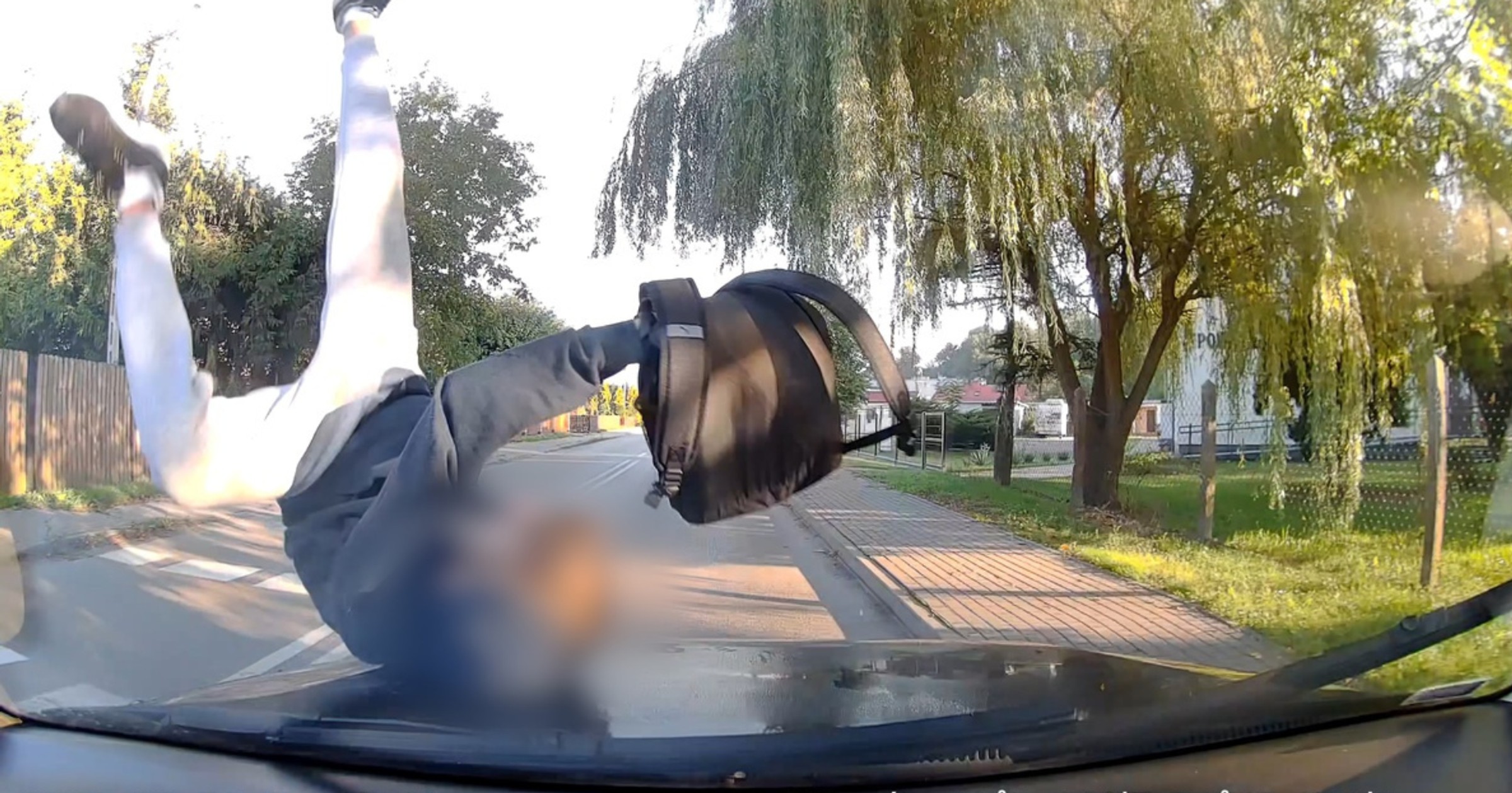 Pieszy nie wykazał należytej uwagi