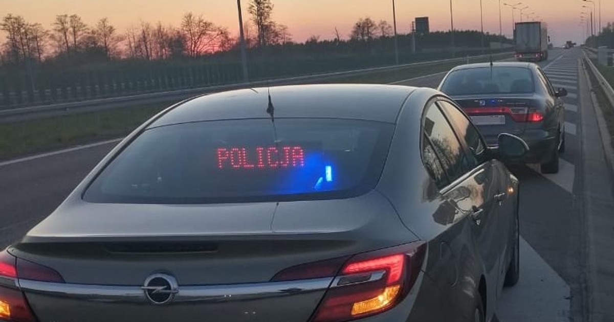 Zatrzymała się na drodze ekspresowej, by nakarmić dziecko!
