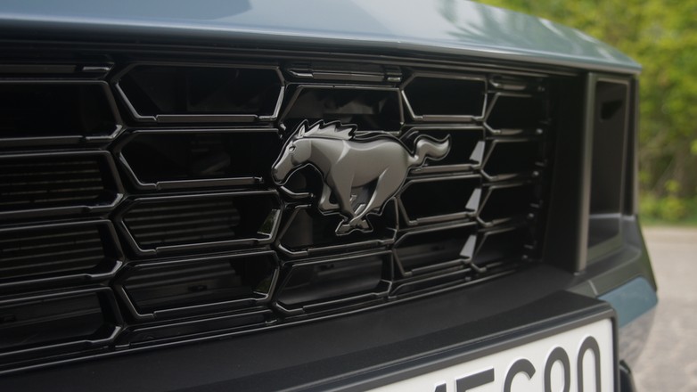 Ford Mustang Dark Horse