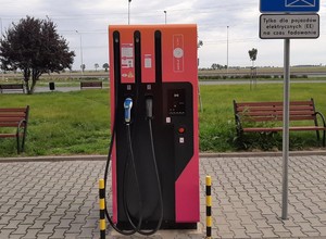GDDKiA: w 2022 r. powstaną 44 nowe ładowarki oraz "Eko autostrada"