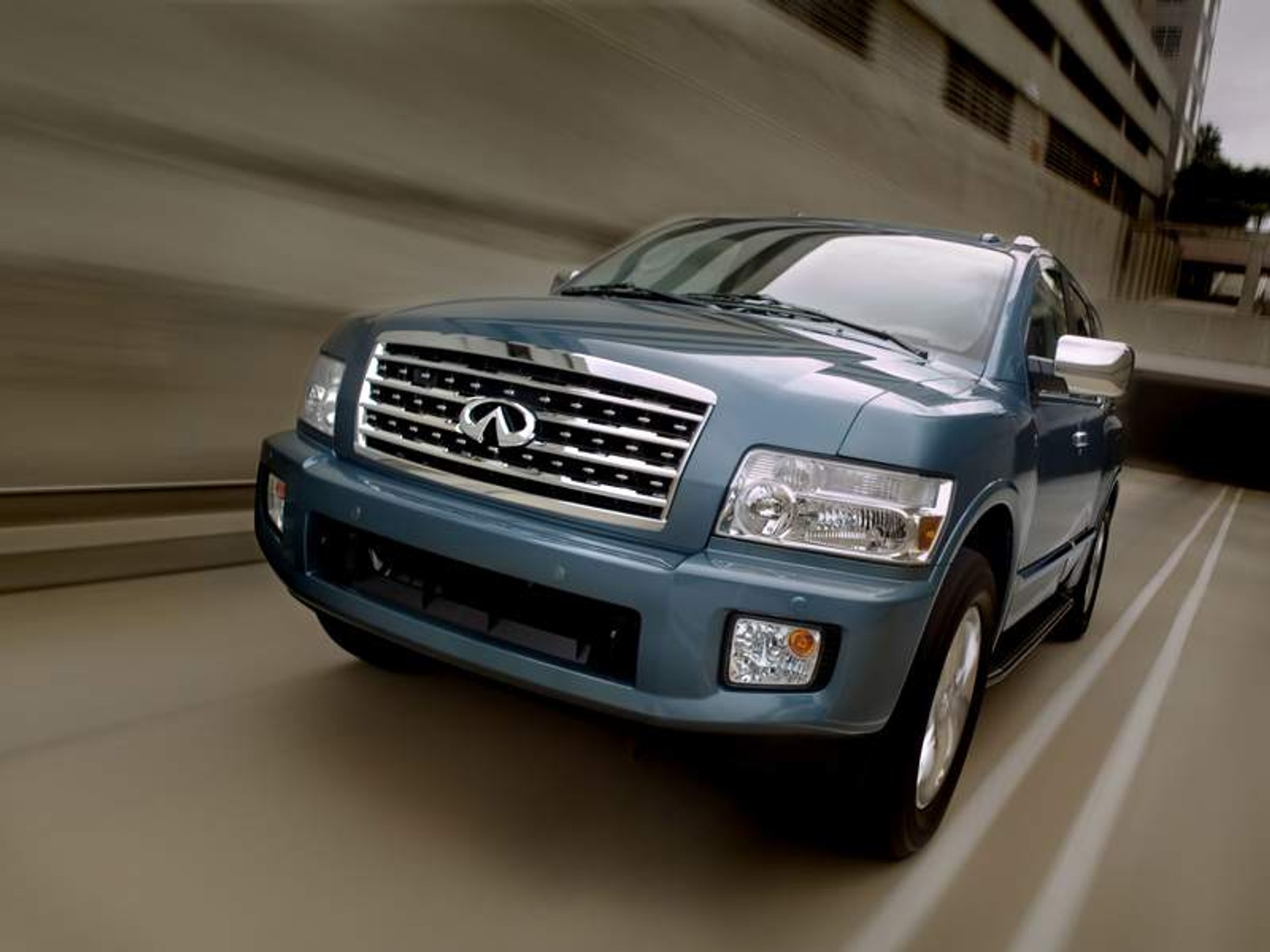 Odmłodzone Infiniti QX56