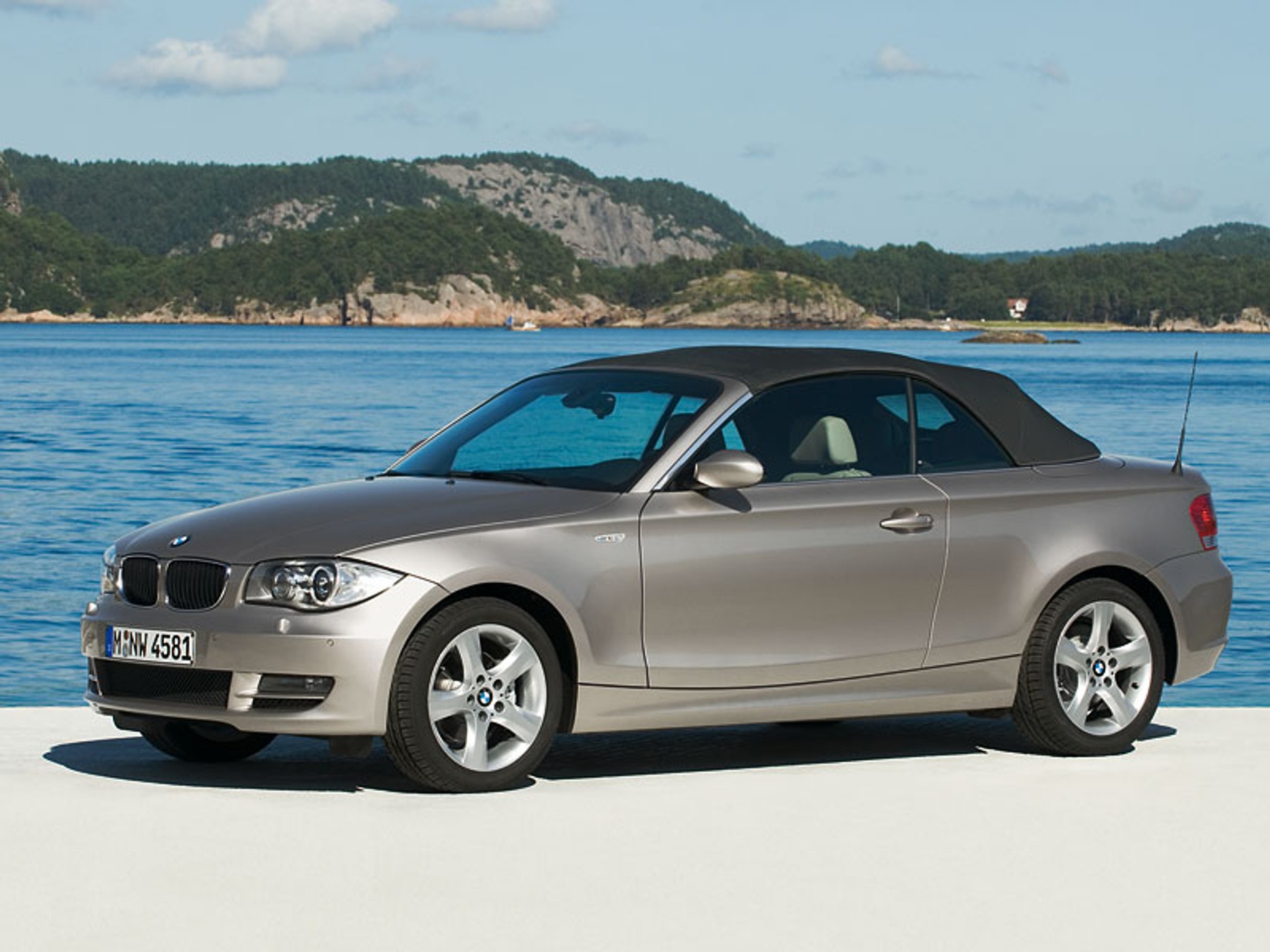 BMW 1 Cabrio: nowe fotografie i oficjalne informacje