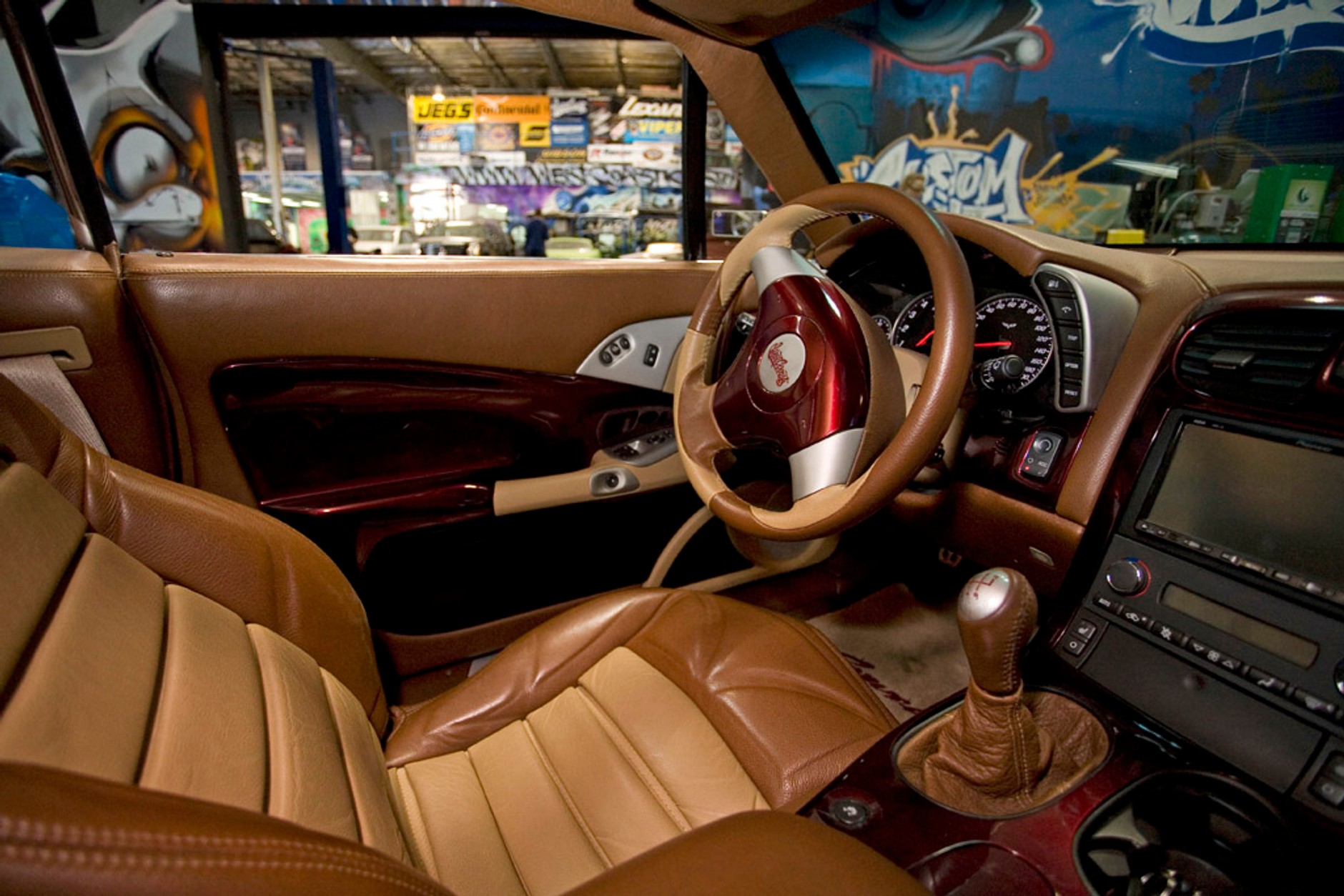 Jak pracuje West Coast Customs?