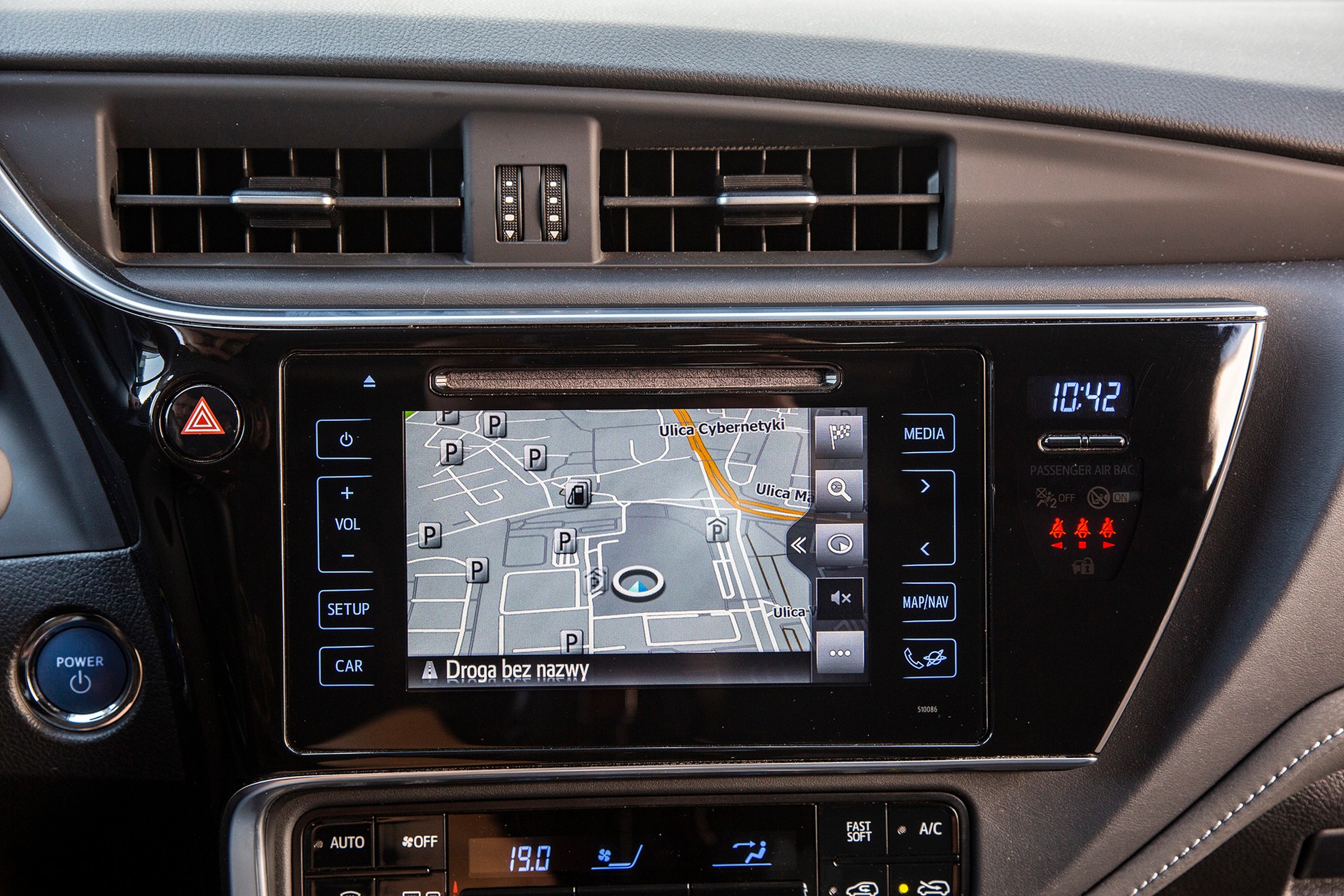 Toyota Auris Touring Sports kombi 1.8 Hybrid - hybryda dla aktywnych