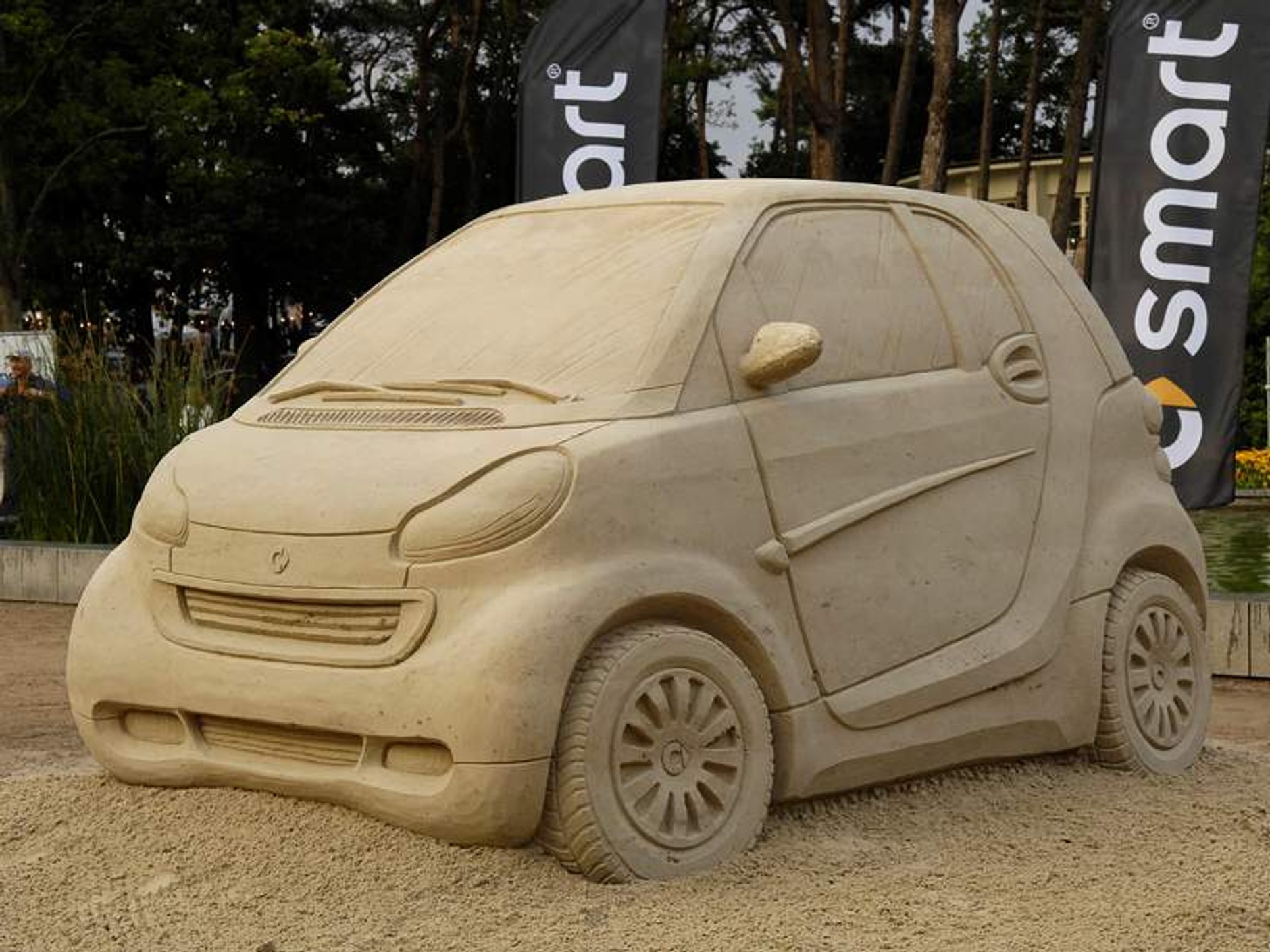 Plażowa premiera nowego Smart ForTwo