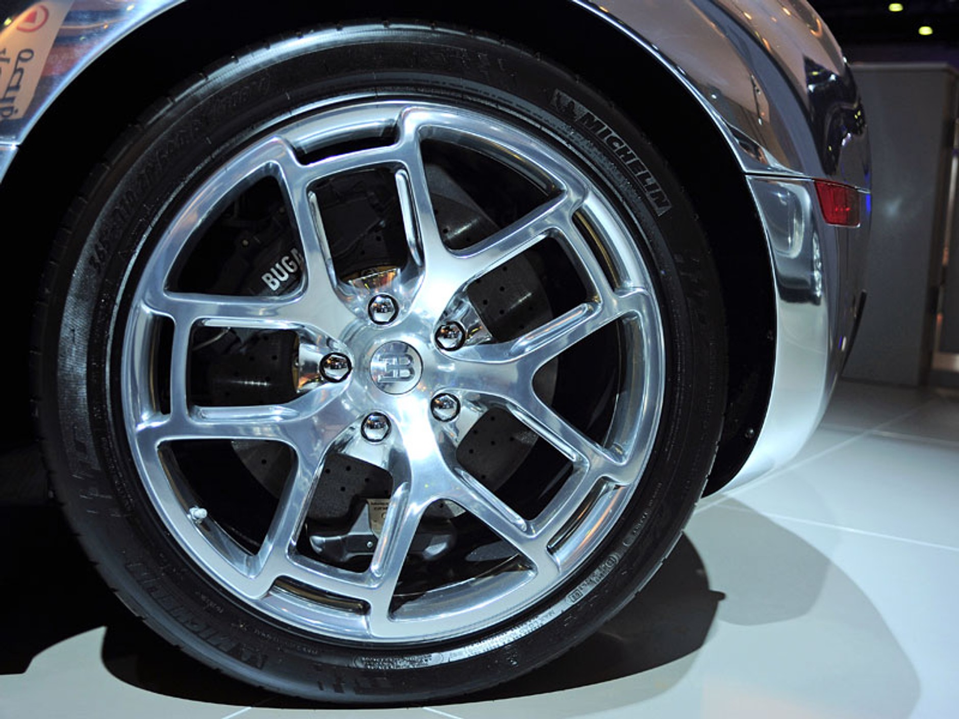 Trzy nowe Bugatti za prawie 19 milionów złotych