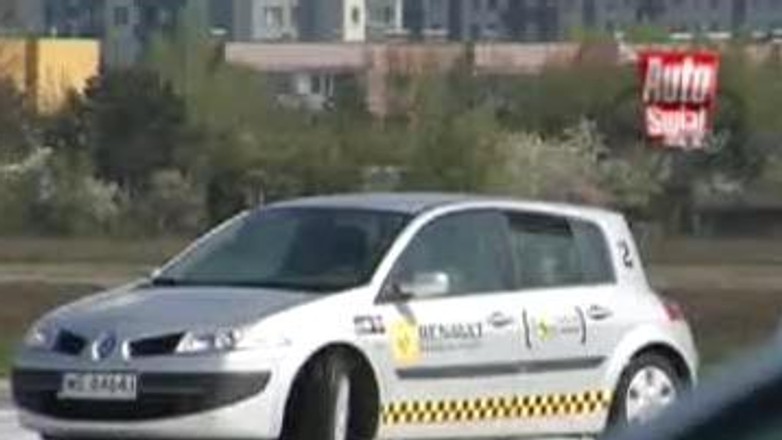 Auto Świat TV - Relacja ze szkolenia w Szkole Jazdy Renault