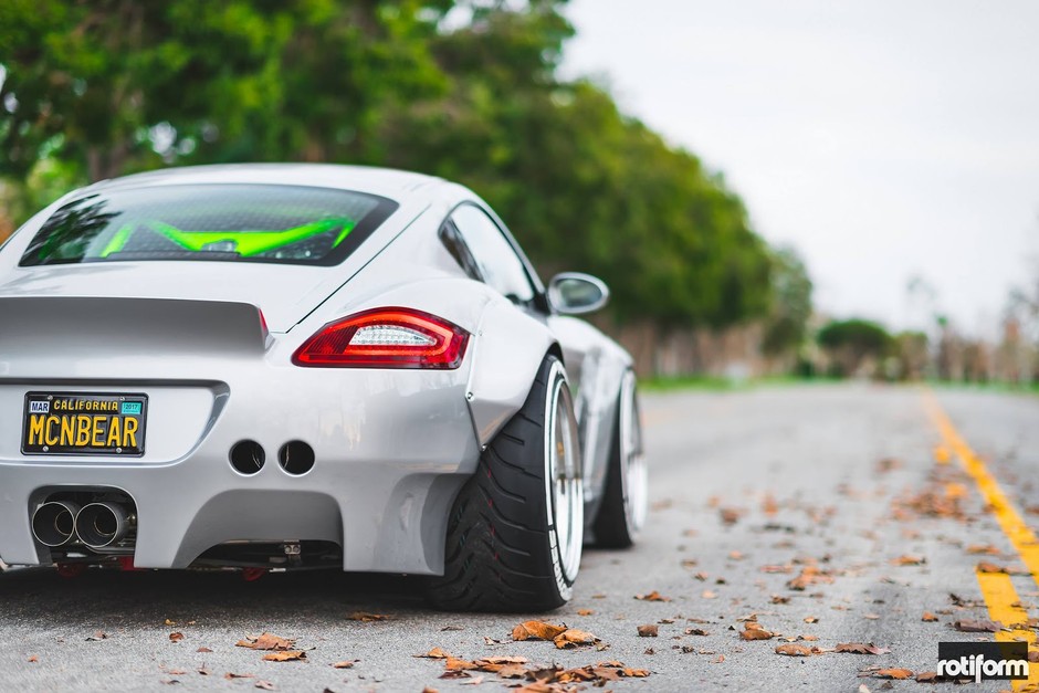 Porsche Cayman – nisko i szeroko