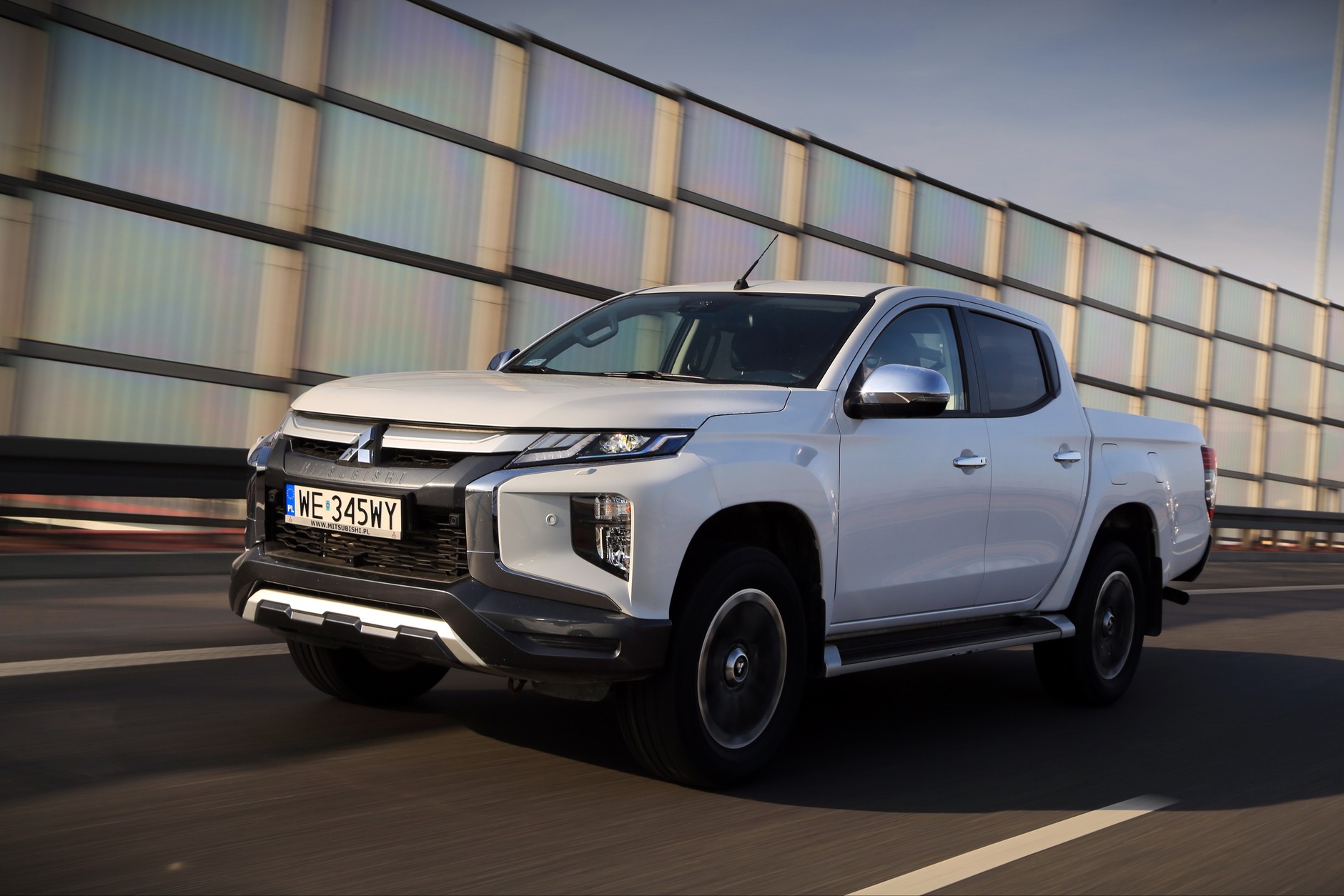 Nowe Mitsubishi L200 2.2 DI-D