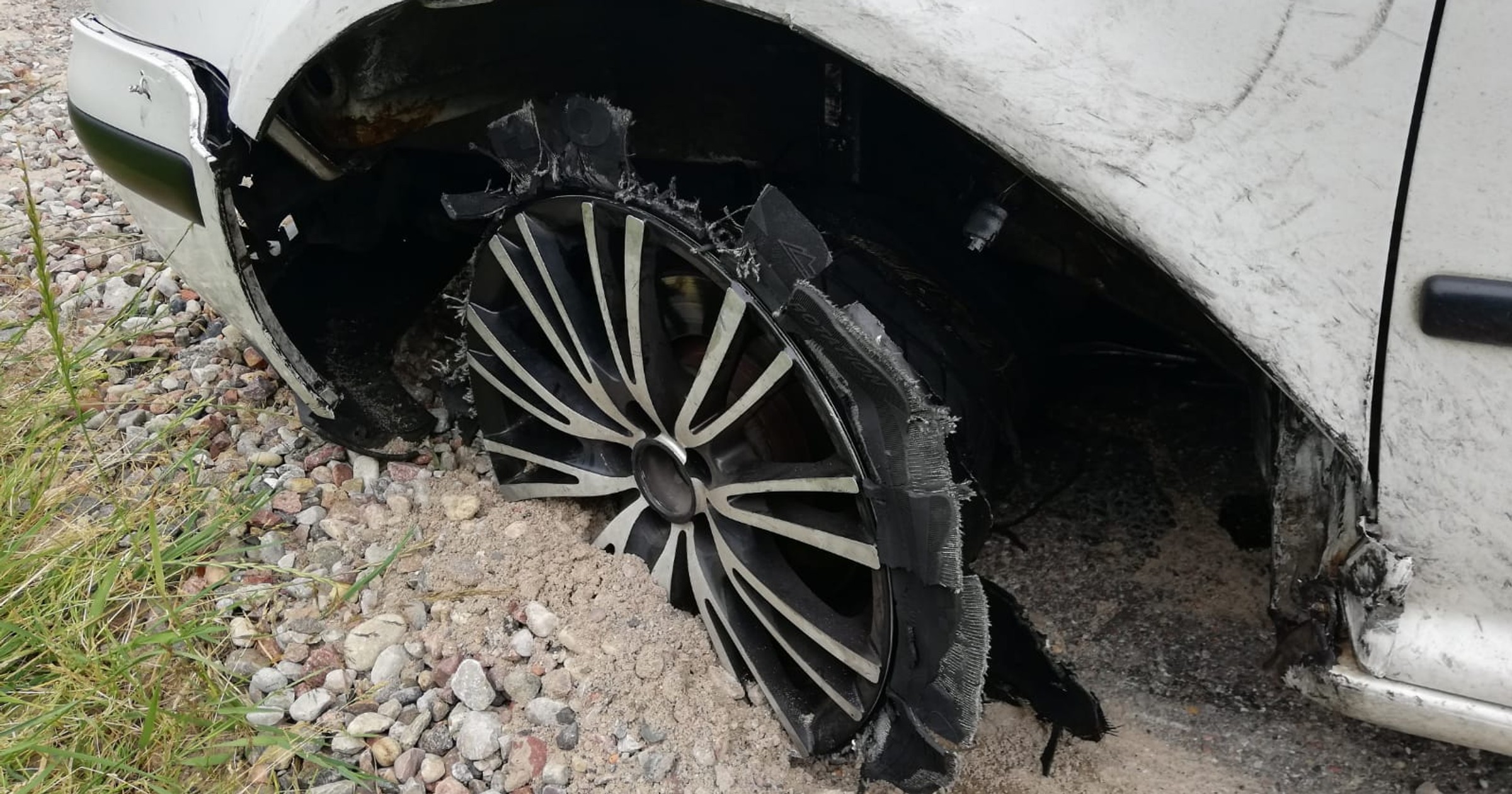 Kompletnie pijany kierowca Golfa, jechał autem mimo braku opon