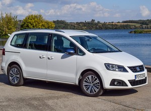 Seat Alhambra - zabiera 7 osób i przyspiesza jak hot-hatch!