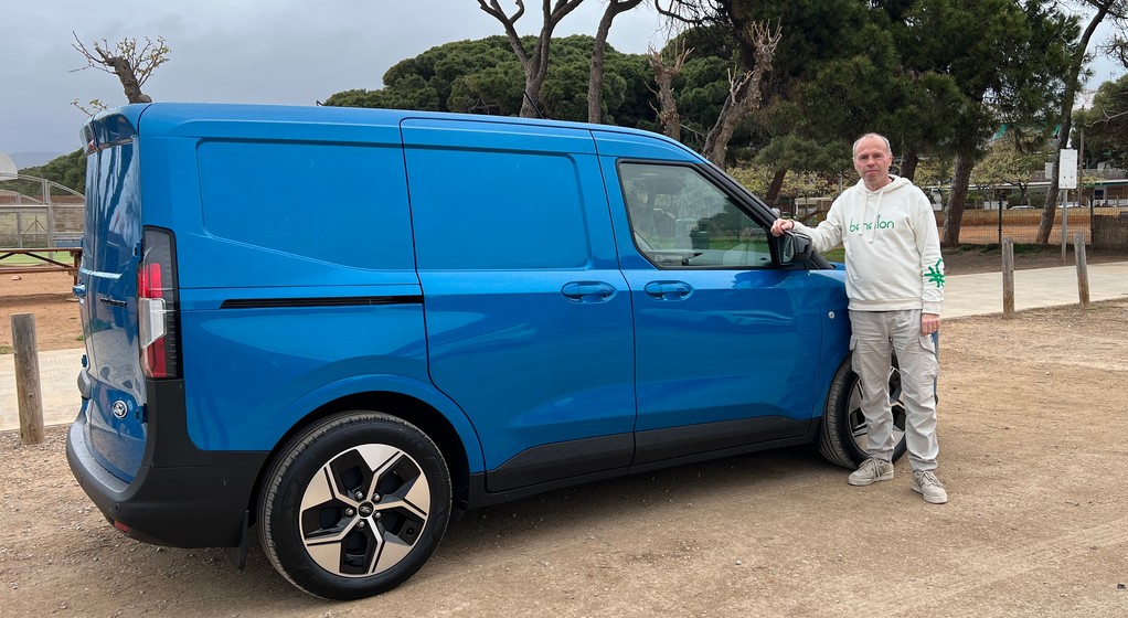 Ford E-Transit Courier