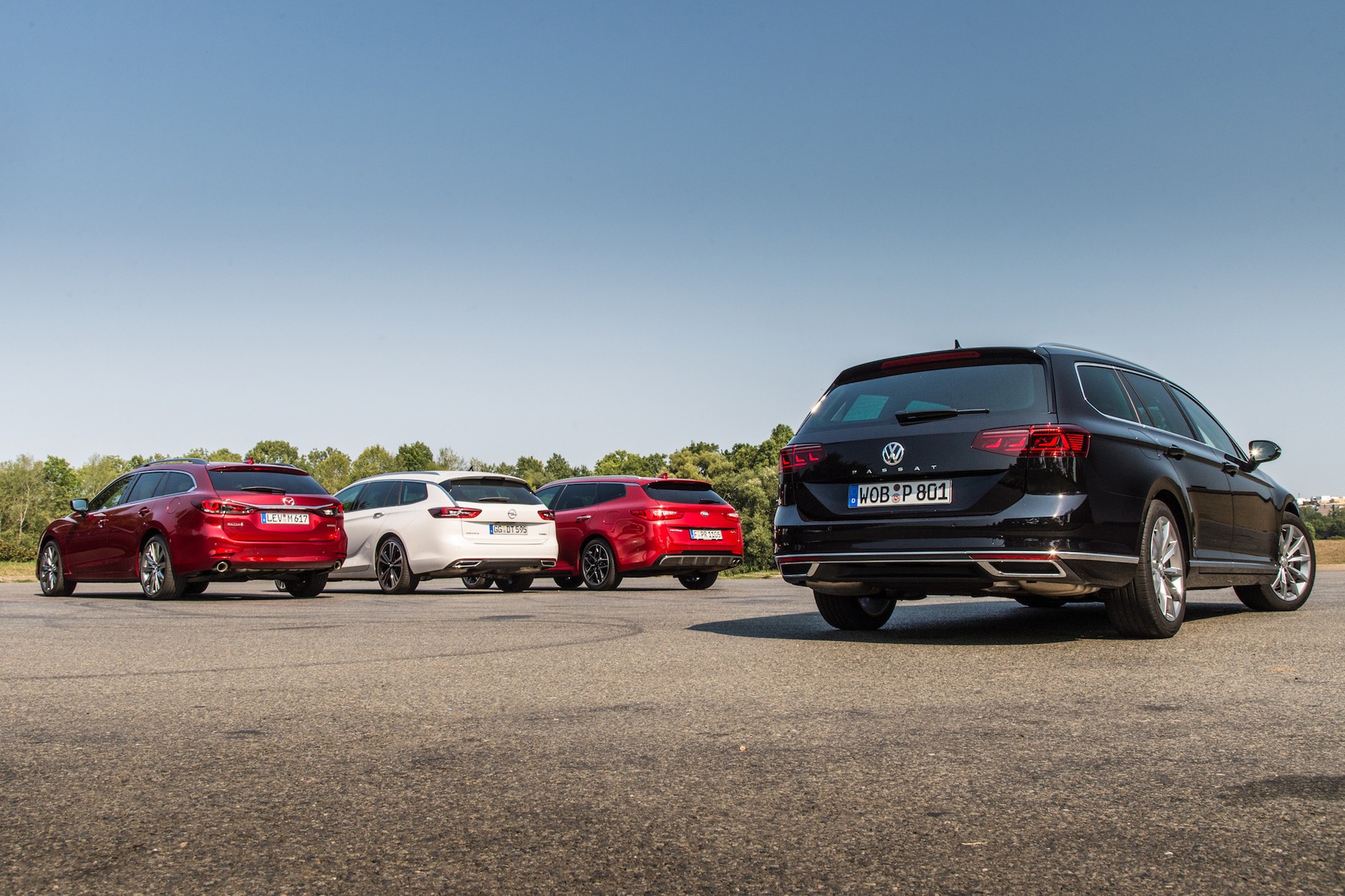 Grają wszyscy, a na końcu i tak wygrywają Niemcy. Passat nie potrzebował dużych zmian, by zachować silną pozycję w swojej klasie.