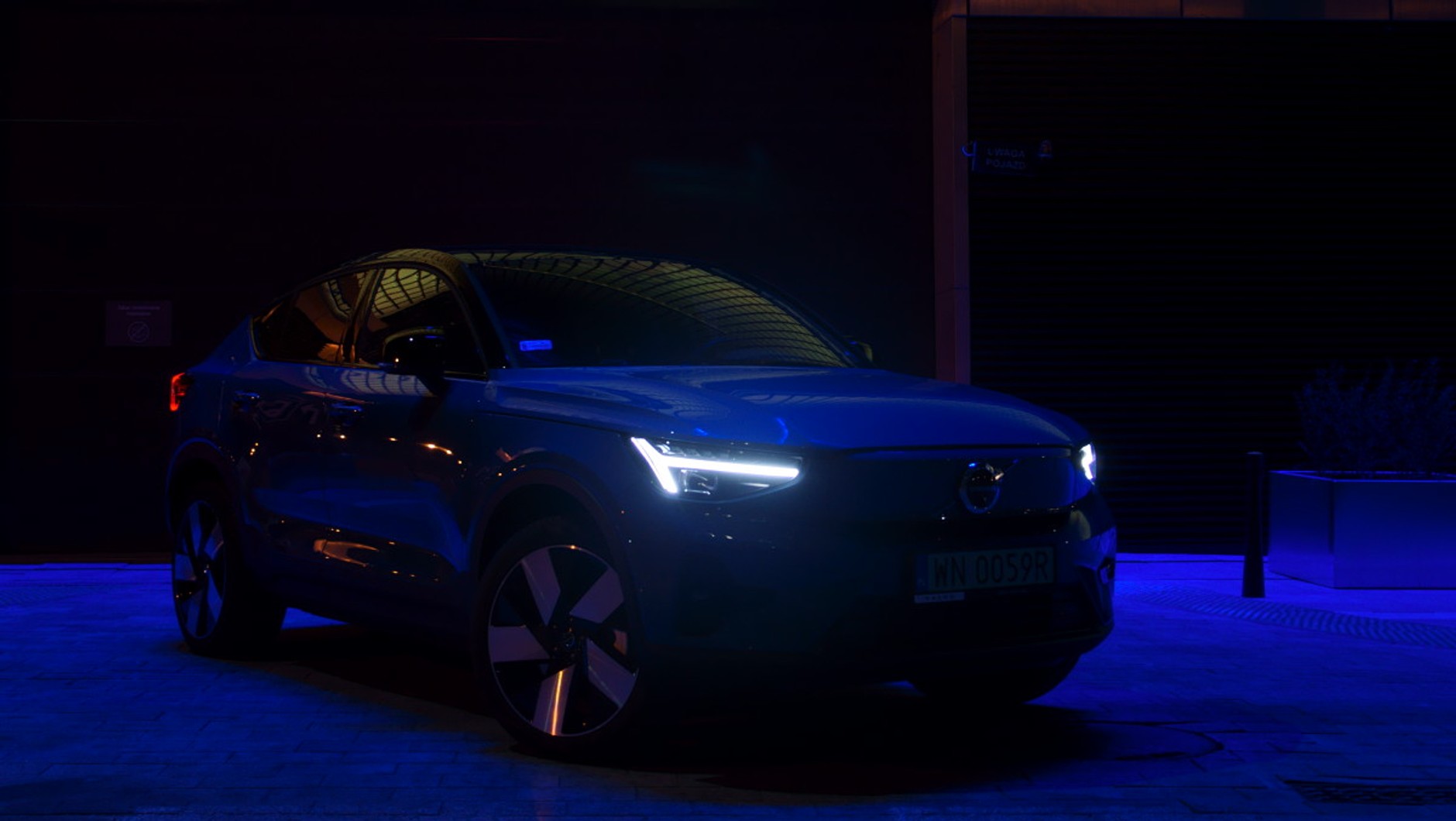 Reflektory w Volvo C40 Recharge