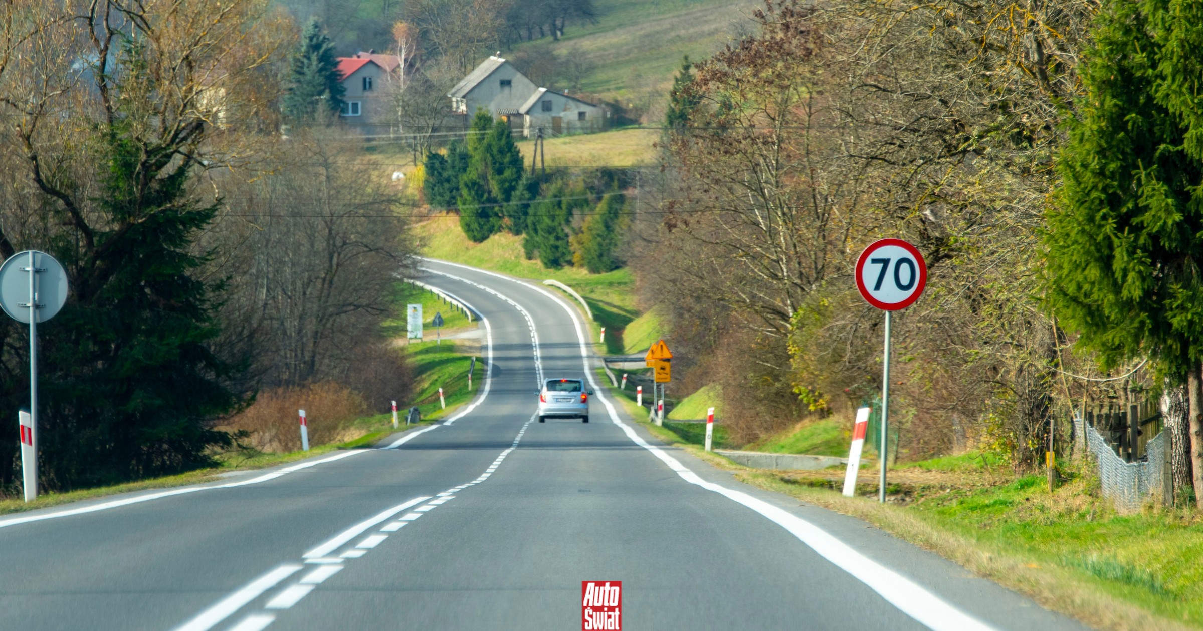 Conducente polacco che supera il limite di velocità senza rendersi conto che il segnale non si annulla al passaggio di un incrocio