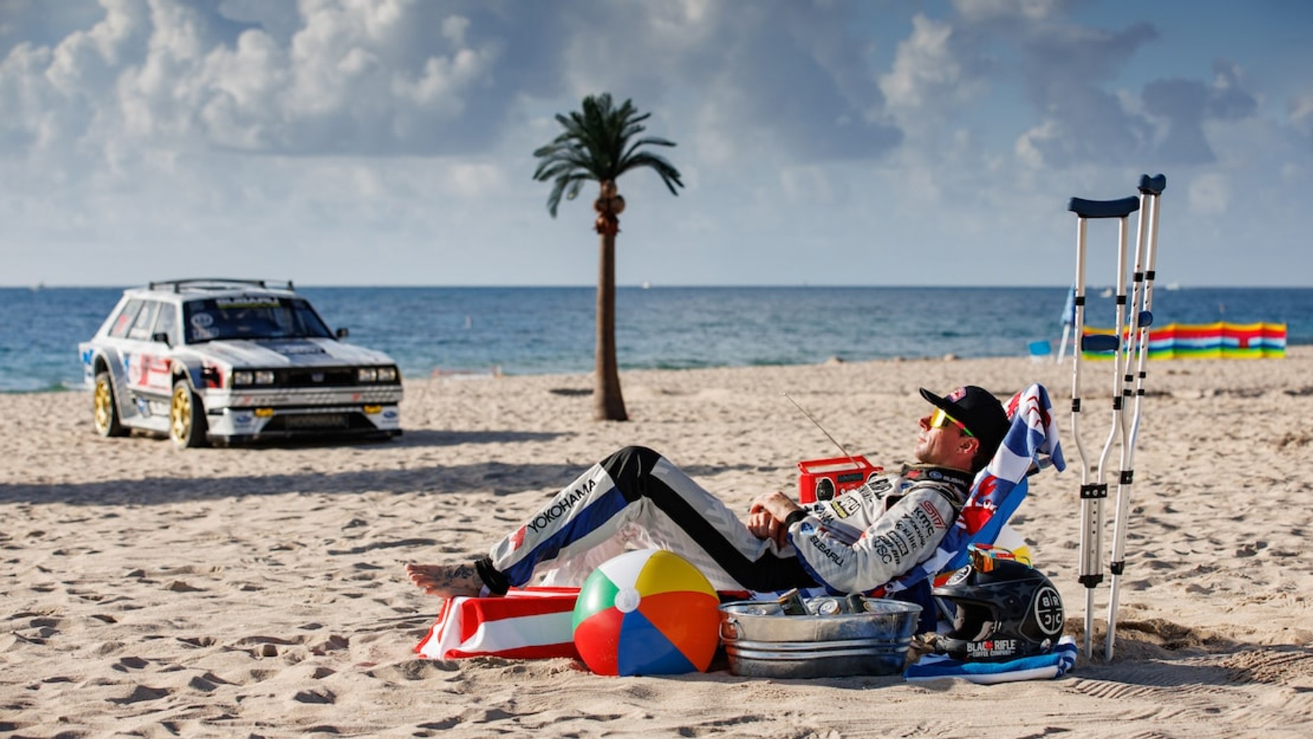 Gymkhana 2022 z Travisem Pastraną i starym Subaru