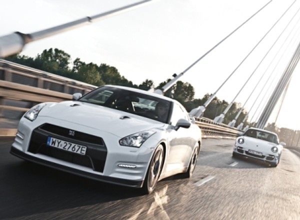 Nissan GT-R: Godzilla kontra Hedora