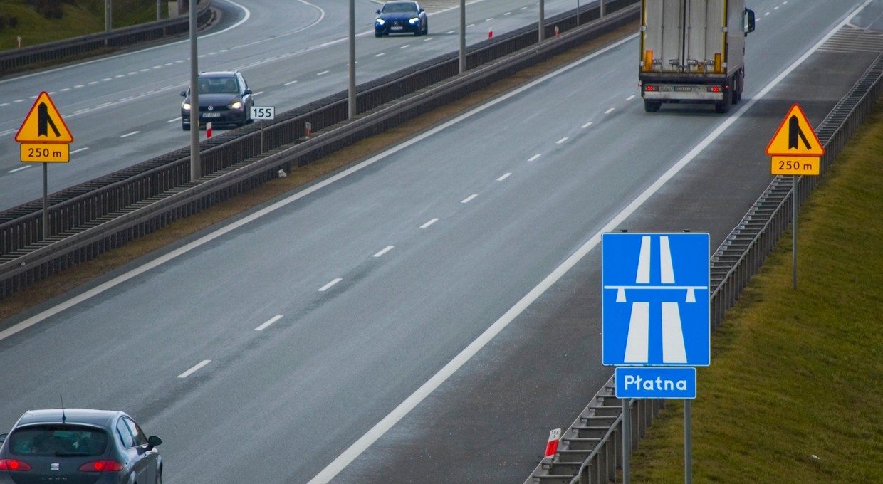 "Podwyżki zachęcają do omijania autostrad". 462 km w Polsce są płatne