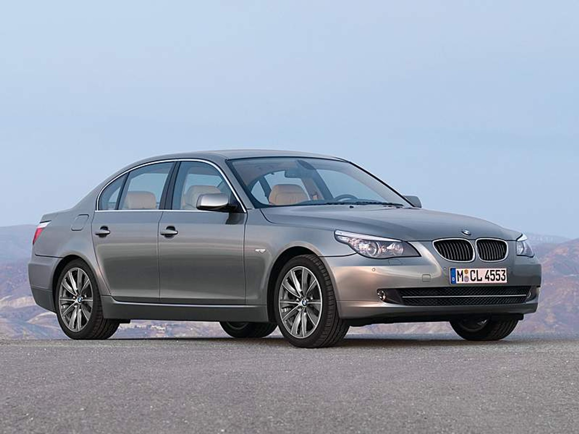 BMW 5: facelifting na półmetku (video)