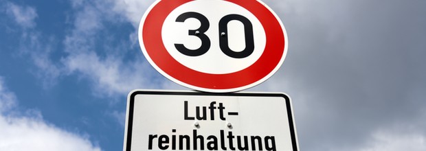 Niemiecki kierowca elektryka uważał, że limit prędkości jest dla innych. Sąd rozwiał wątpliwości