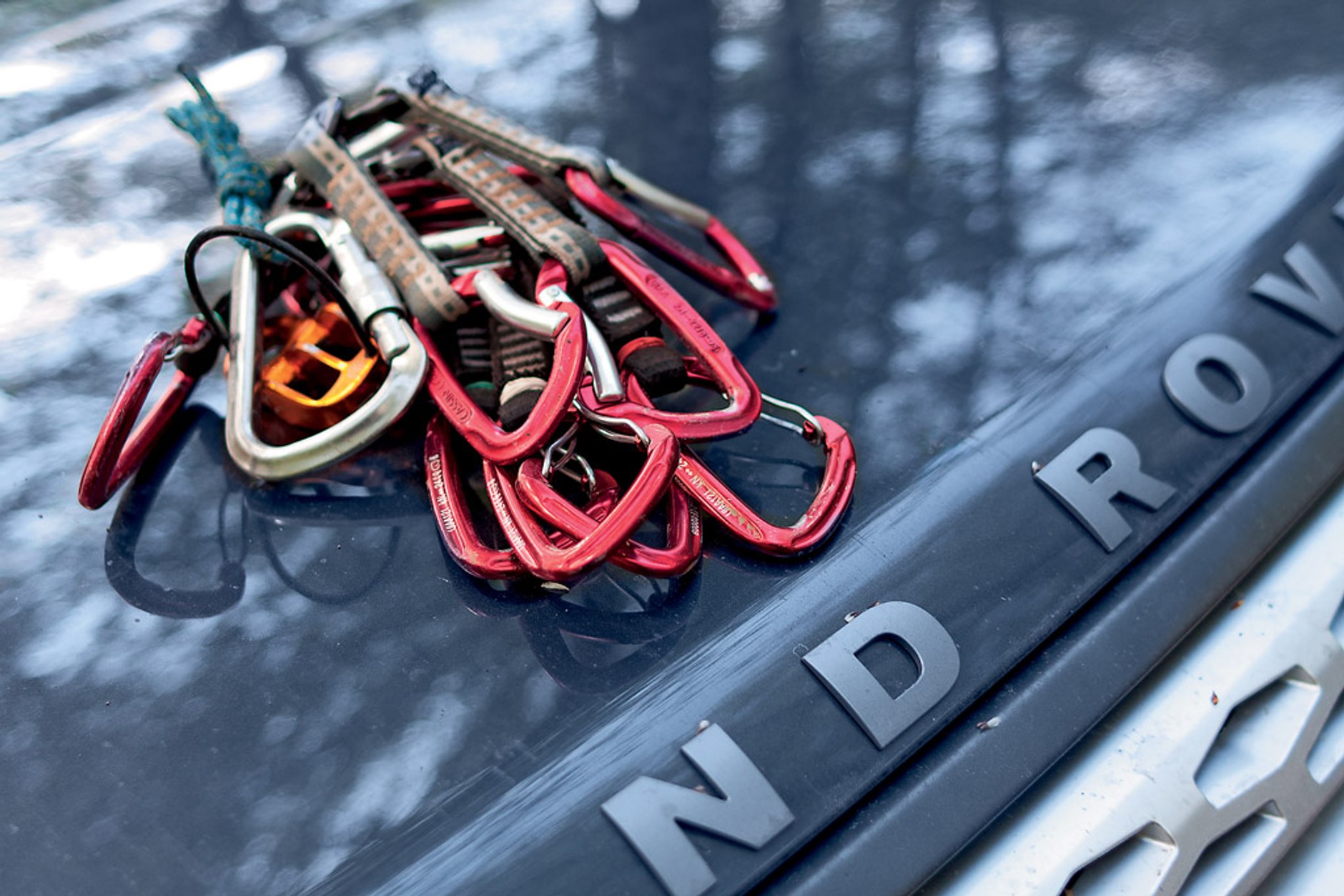 Zwiedzanie od jaskiń po szczyty