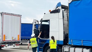 Wiózł na S8 wyposażenie do łazienek. Inspektorzy ITD dali mu 27 mandatów