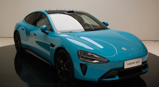 Czy auto chińskiego producenta smartfonów to najszybszy 4-drzwiowy samochód Nurburgringu? Tak, chociaż...