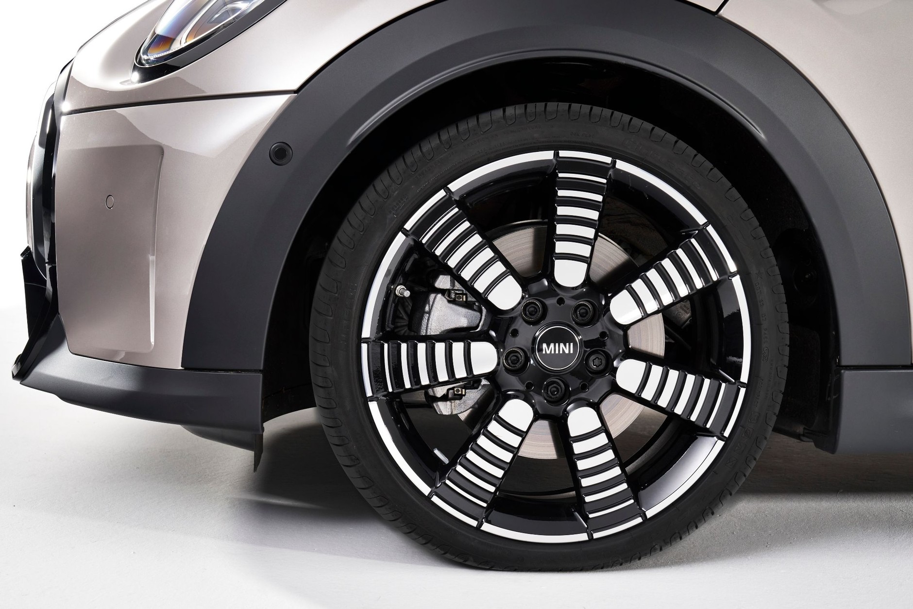 Kolejny lifting Mini – model 2021